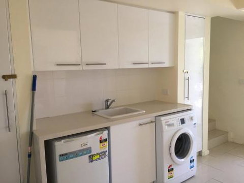 The White House Sandy Point - Accommodation Sunshine Coast 2
