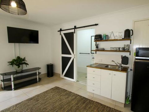 Studio 9 - Accommodation Sunshine Coast 5