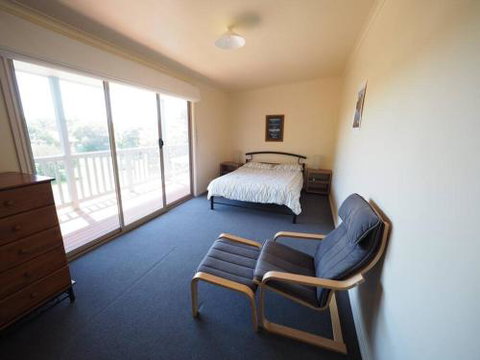 Sunset Deck Beach House Sandy Point - Accommodation Sunshine Coast 1