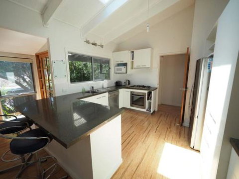 Sleepy Hollow Sandy Point - Accommodation Sunshine Coast 2