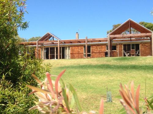 Latham ACT Accommodation Sunshine Coast