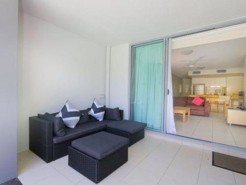 Deluxe Swim Up Drift North 3 - Accommodation Sunshine Coast 4