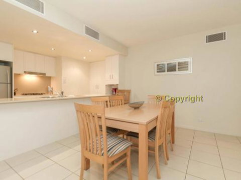 Deluxe Swim Up Drift North 3 - Accommodation Sunshine Coast 2