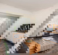 Stylish Apartment in Leafy South Perth - Accommodation Sunshine Coast