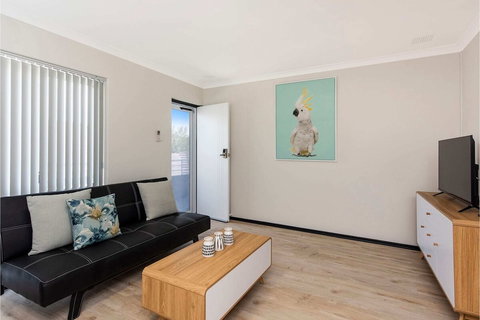 Executive 1BR Suite - Close To Foreshore & Cbd - Accommodation Sunshine Coast 3