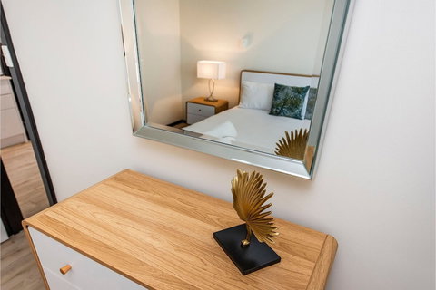 Contemporary 1BR Apartment - Near The City - Accommodation Sunshine Coast 4