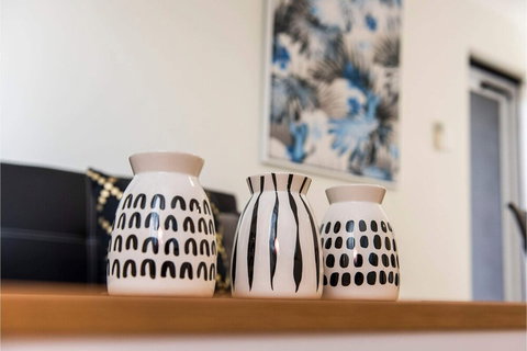 Bright 1BR Apartment Close To Foreshore & Cbd - Accommodation Sunshine Coast 6