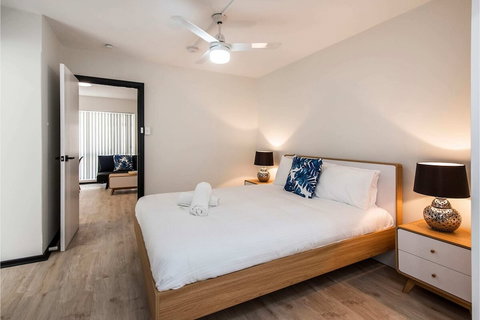 Modern 1 Bedroom Apartment Near The River And The City - Accommodation Sunshine Coast 0