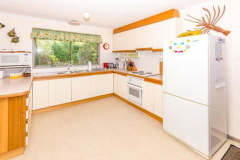 Sixteen Ash Ave Sandy Point - Accommodation Sunshine Coast 3