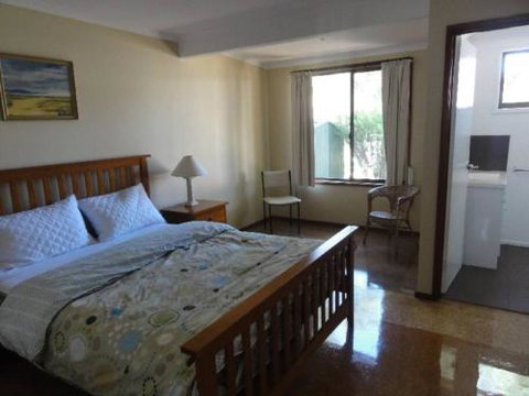 14 Tecoma Avenue Sandy Point - Accommodation Sunshine Coast 4