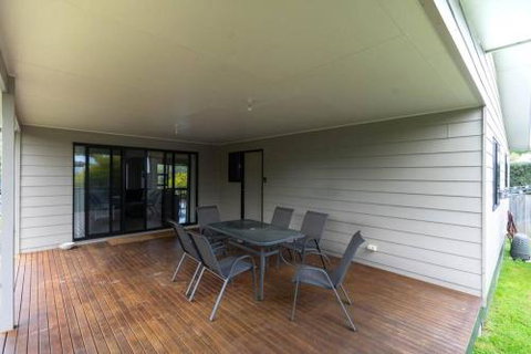 34 Ash Avenue Sandy Point - Accommodation Sunshine Coast 2