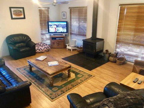 1 Tecoma Avenue Sandy Point - Accommodation Sunshine Coast 0