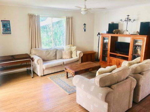 1 Tecoma Avenue Sandy Point - Accommodation Sunshine Coast 6