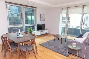 Melbourne City Apartment With Parking - Accommodation Sunshine Coast 5