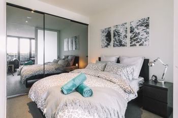 Luxurious Apartment In The Heart Of Melbournes CBD - Accommodation Sunshine Coast 6