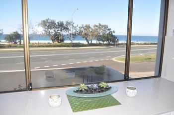 Huntington Apt 3 - Accommodation Sunshine Coast 6