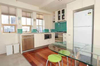 2 Beds 2 Baths FREE Car Park. Behind State Library - Accommodation Sunshine Coast 4