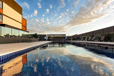 Trendy Self Contained City Apartment - Accommodation Sunshine Coast 3
