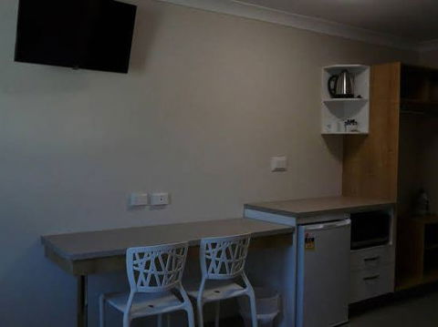 BEST WESTERN CASTLE LODGE MOTEL - Accommodation Sunshine Coast 1