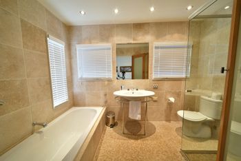 Mountain Vista 4 - Accommodation Sunshine Coast 5