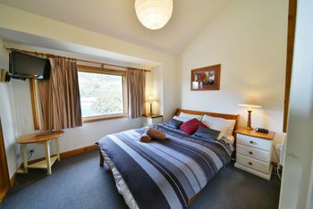 Mountain Vista 4 - Accommodation Sunshine Coast 4
