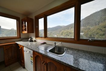Mountain Vista 4 - Accommodation Sunshine Coast 2