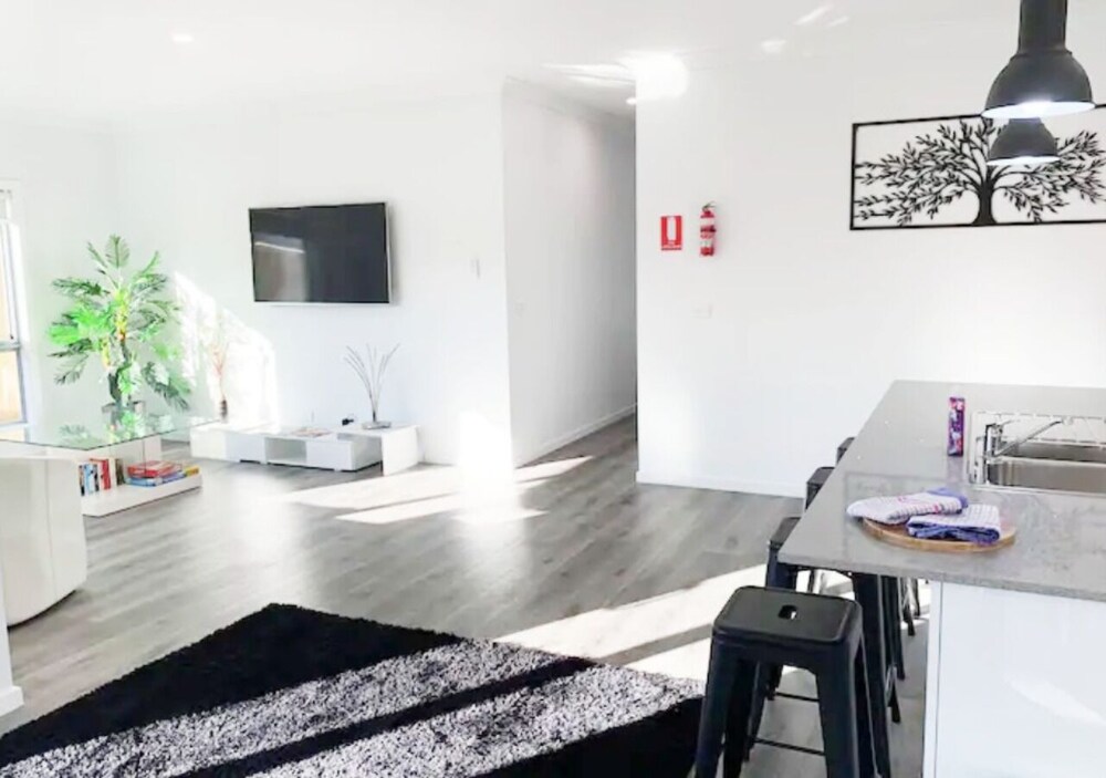 Armstrong Creek ACT Accommodation Sunshine Coast