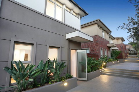 Kew Luxurious Townhouse - Accommodation Sunshine Coast 1