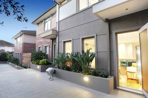 Kew Luxurious Townhouse - Accommodation Sunshine Coast 0