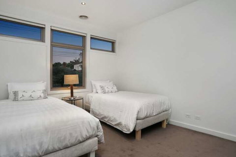 Kew Luxurious Townhouse - Accommodation Sunshine Coast 3