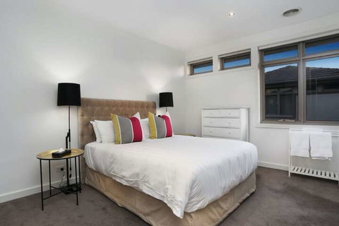 Kew Luxurious Townhouse - Accommodation Sunshine Coast 5