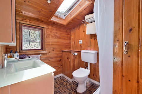 Crackenback Cottage 1884 - Accommodation Sunshine Coast 4
