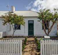 Prues Cottage - Accommodation Sunshine Coast