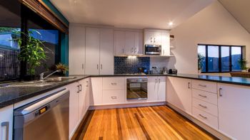 Shute Thru - Accommodation Sunshine Coast 2