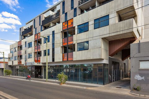 BRUNSWICK Stylish Space With Parking + Netflix - Accommodation Sunshine Coast 5