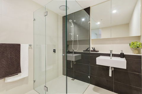 BRUNSWICK Stylish Space With Parking + Netflix - Accommodation Sunshine Coast 3