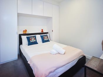 Elegant High Rise Apartment With An Unforgettable View - Accommodation Sunshine Coast 6