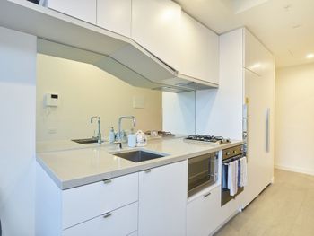 Elegant High Rise Apartment With An Unforgettable View - Accommodation Sunshine Coast 5