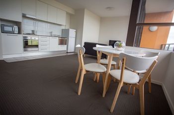 Watt Street 1 BR Apartment W Ocean Views - Accommodation Sunshine Coast 6
