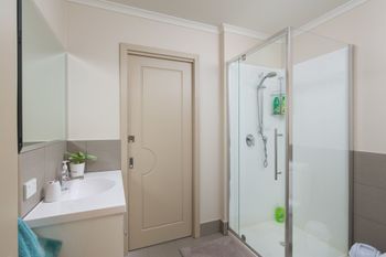 The Executive B & B - Accommodation Sunshine Coast 6