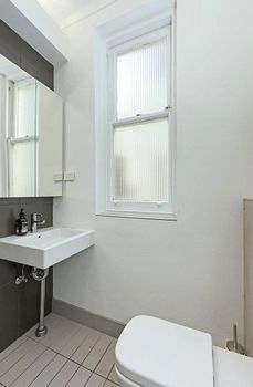 Spacious One Bedroom Heart Of Potts Point H333 - Accommodation Sunshine Coast 3