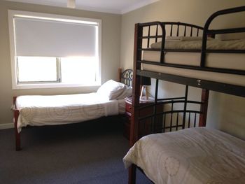 Port Lincoln Holiday Houses - Accommodation Sunshine Coast 2