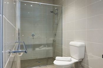 Open & Flowy 1 Bedroom Apartment In Chadstone - Accommodation Sunshine Coast 5