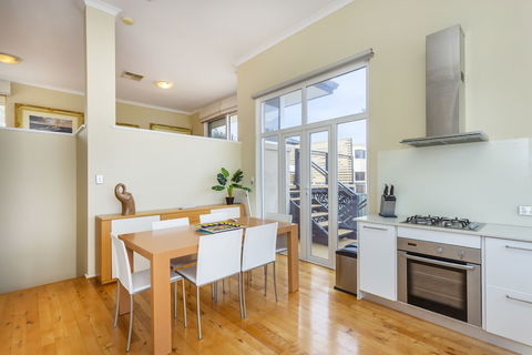 Scarborough Seaview Loft - Accommodation Sunshine Coast 3