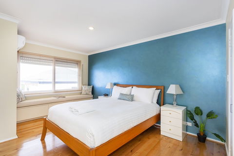 Scarborough Seaview Loft - Accommodation Sunshine Coast 2