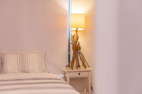 Coastal Cottage - Cannonvale - Accommodation Sunshine Coast 0