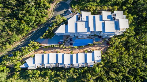 Azure Sea Whitsunday Resort - Accommodation Sunshine Coast 1