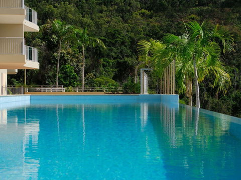 Azure Sea Whitsunday Resort - Accommodation Sunshine Coast 2