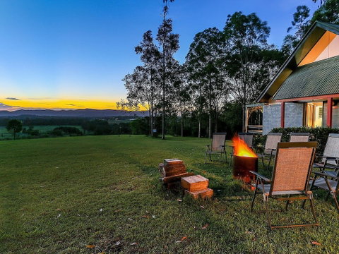 Vineyard Hill - Accommodation Sunshine Coast 1