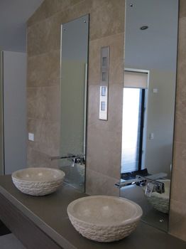 Caves Beachside Hotel - Accommodation Sunshine Coast 4